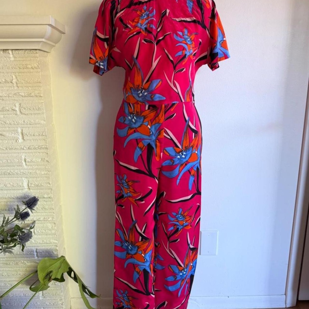 Diane Von Furstenberg silk pink floral top and pant two piece